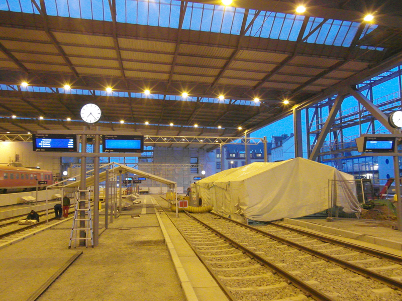 Schutzzelt auf dem Hauptbahnhof in Chemnitz